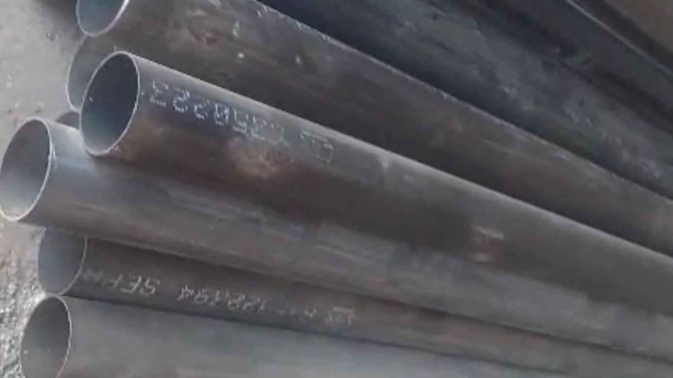 Tested pipes for the production of double-fixed ground concrete pump connections with fabric design pipe heads and C.O. welding Tested pipes for the production of double-fixed ground concrete pump connections with fabric design pipe heads and C.O. welding