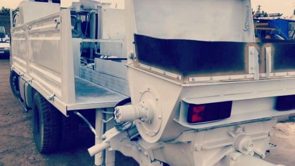 Fixed concrete pumps and evolving in easy displacement Fixed concrete pumps and evolving in easy displacement