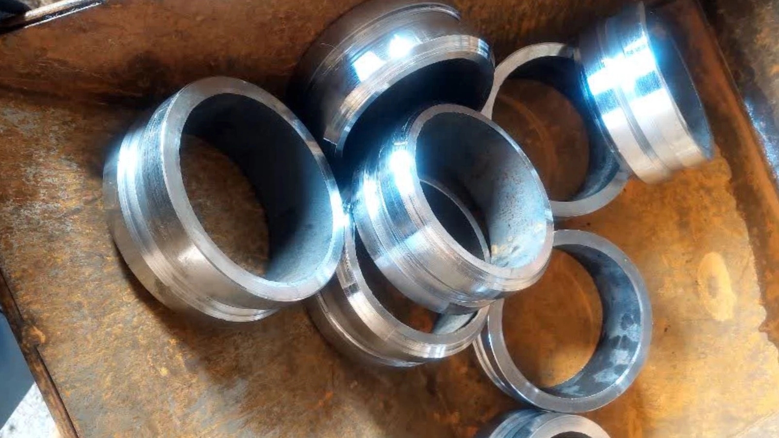 Sale of upgraded flange heads with the best price in Sadeghieh Sale of upgraded flange heads with the best price in Sadeghieh